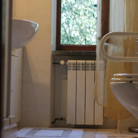 לינה וארוחת בוקר Ai Canarbin - Colline Di 3*